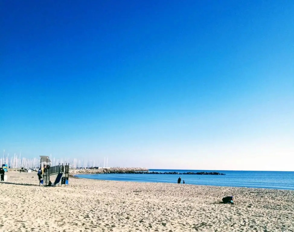 Le Bâbord - petit studio moderne et bien équipé à 30 m de la mer