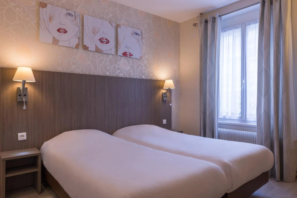 LOuest Hotel