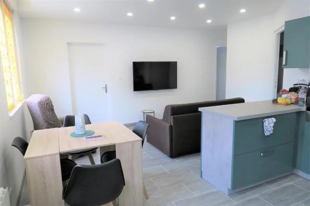 Appartement rénové avec WIFI bien équipé au centre ville de PERROS-GUIREC - Ref 940