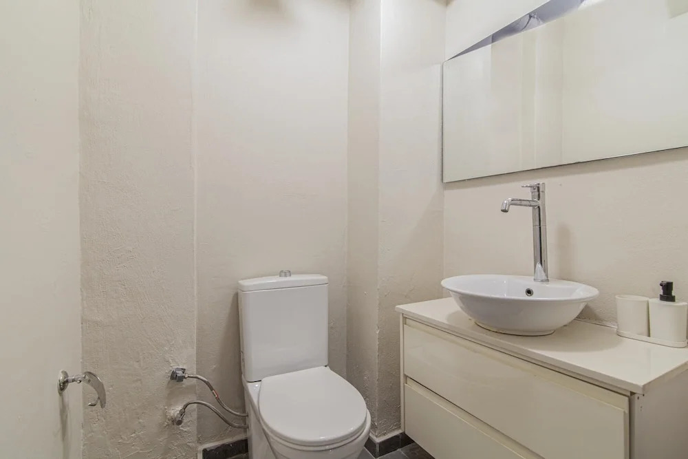Charming Flat With Backyard Close to Zorlu Center