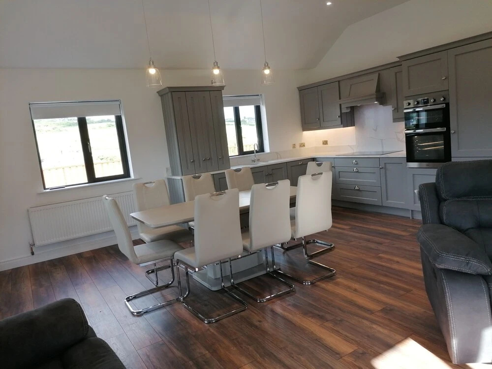 Lovely 3-bed Cabin in Meigh