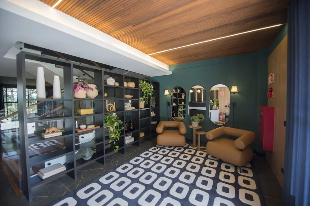 Pinot Hotel