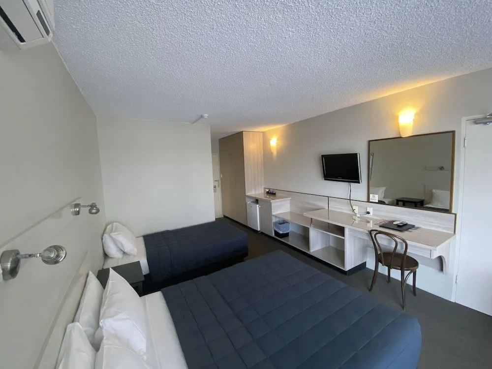 East Port Motor Inn