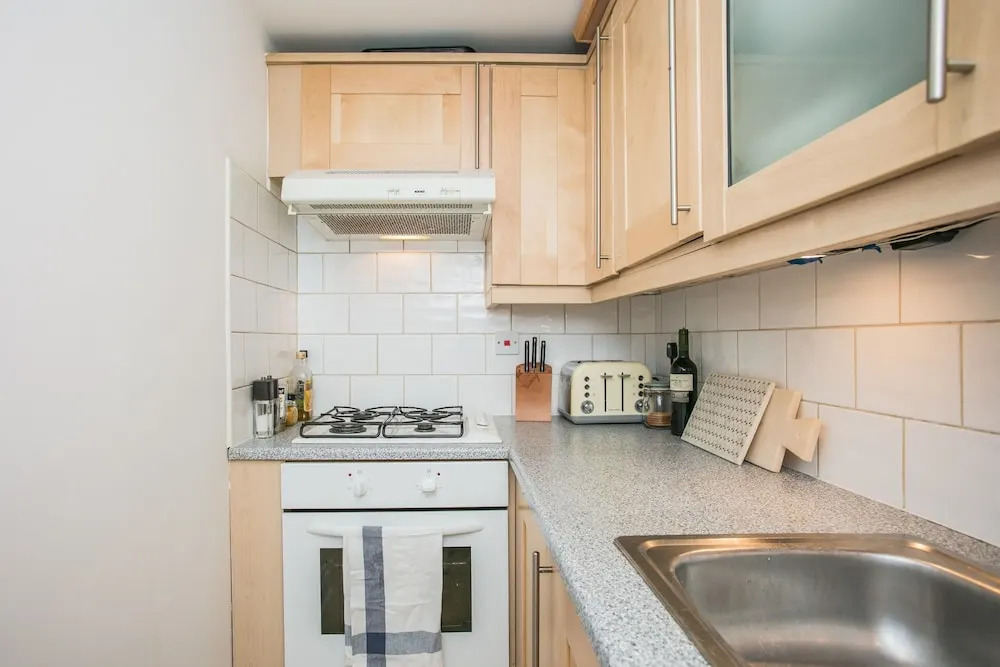 Cosy 2 Bedroom in Stoke Newington With Private Patio