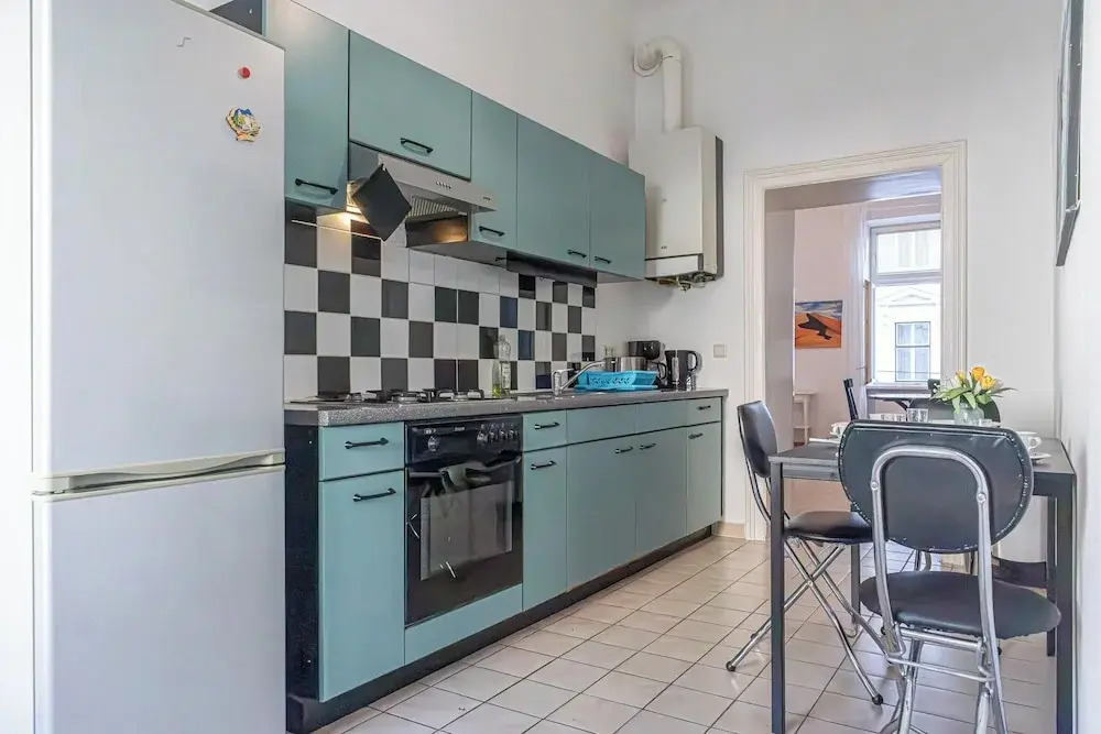 Cozy 2BR Apt Next to Vienna Vibrant Center