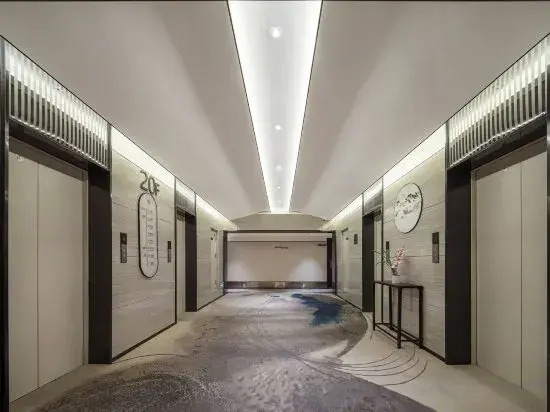 Moshang Qingju Hotel (Bohai East Road Subway Station)