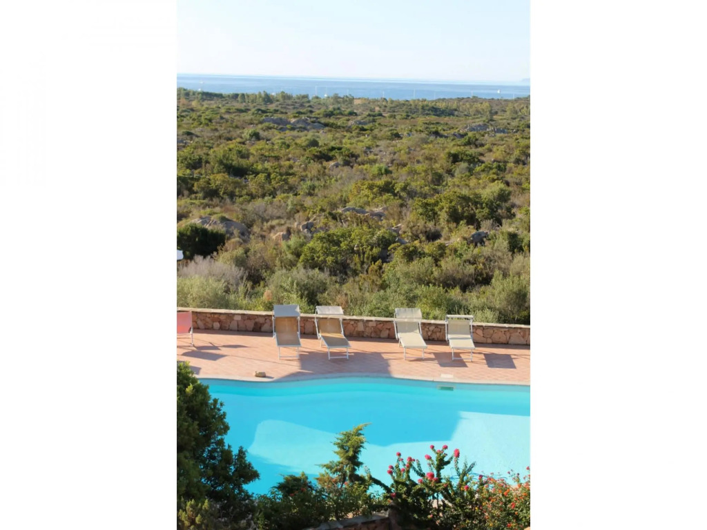 Casa Cala Ginepro surrounded by greenery in Punta Molara with sea view and 1 km from the crystal cle-Casa Cala Ginepro