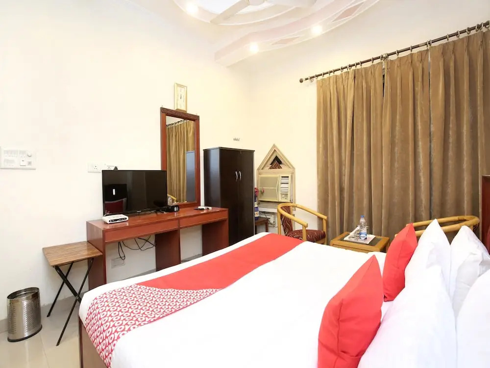 OYO 13877 Hotel Le Bon Ton