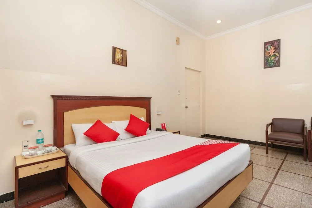 OYO 22280 Kences Inn