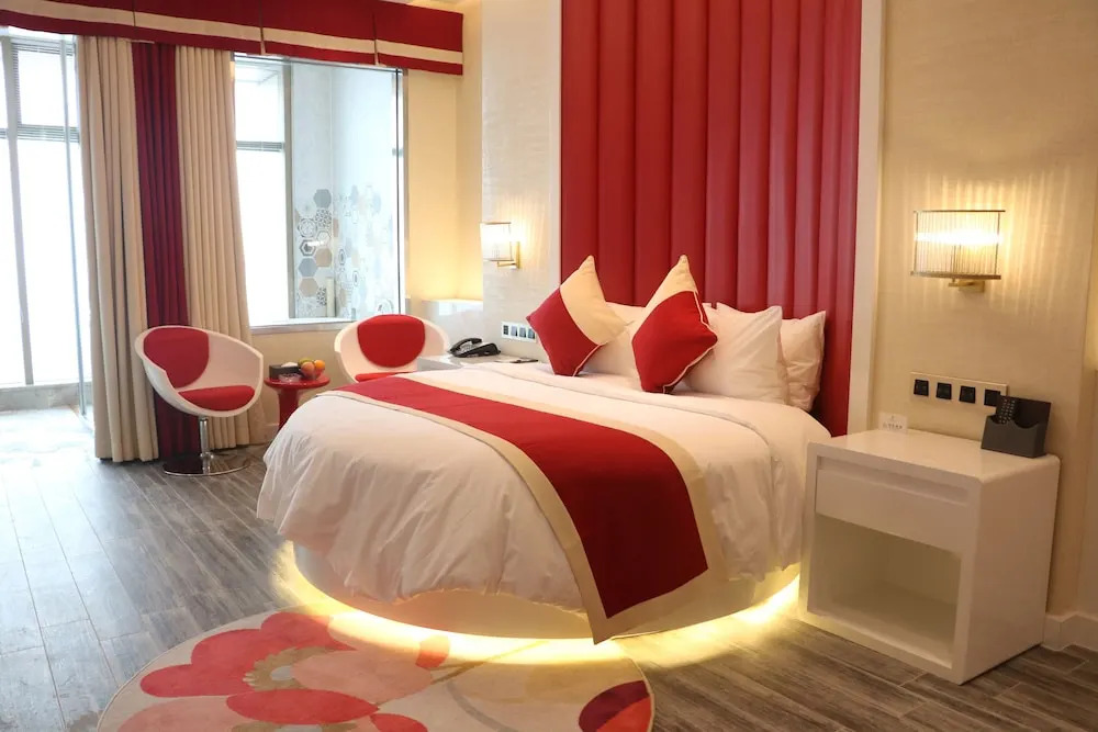 Lianjiang Century Hongteng Hotel