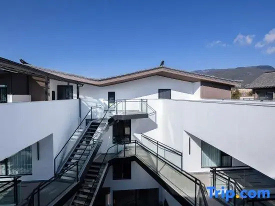 Yueshi · Yunyue Holiday Villa Designer Luxury Resort Hotel (Sunshine on Golden Mountain View Store)