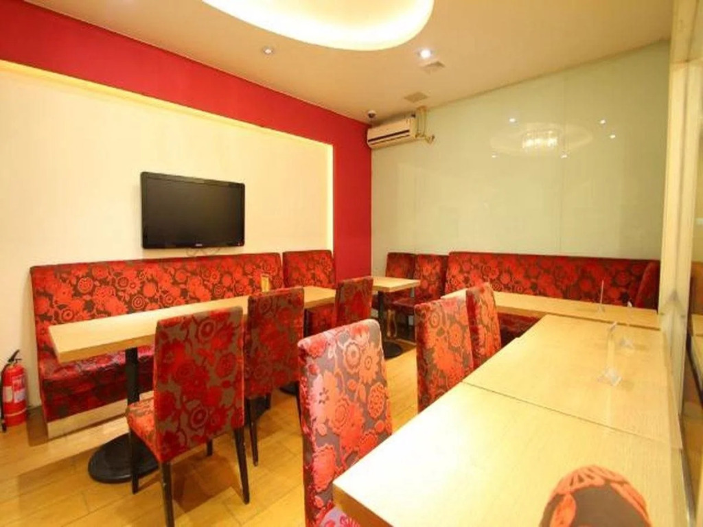7Days Inn Shanghai Baoshan Road Metro Station