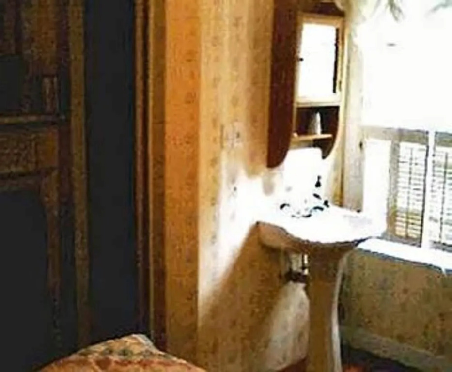 Nichols Guest House B & B