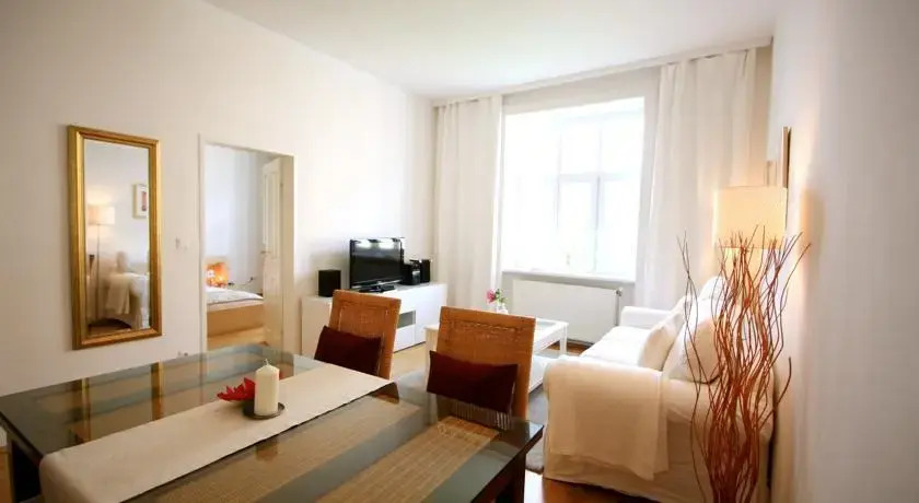 Apartment Elegant Living