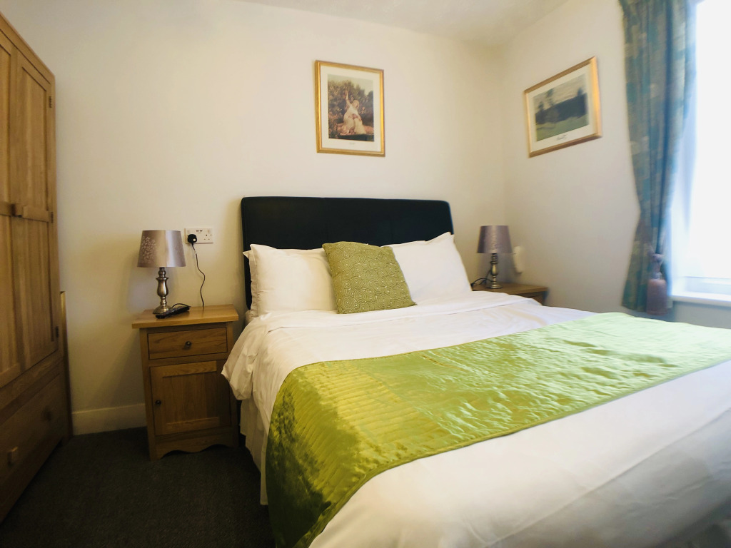 Ilfracombe House Hotel - near Cliffs Pavilion
