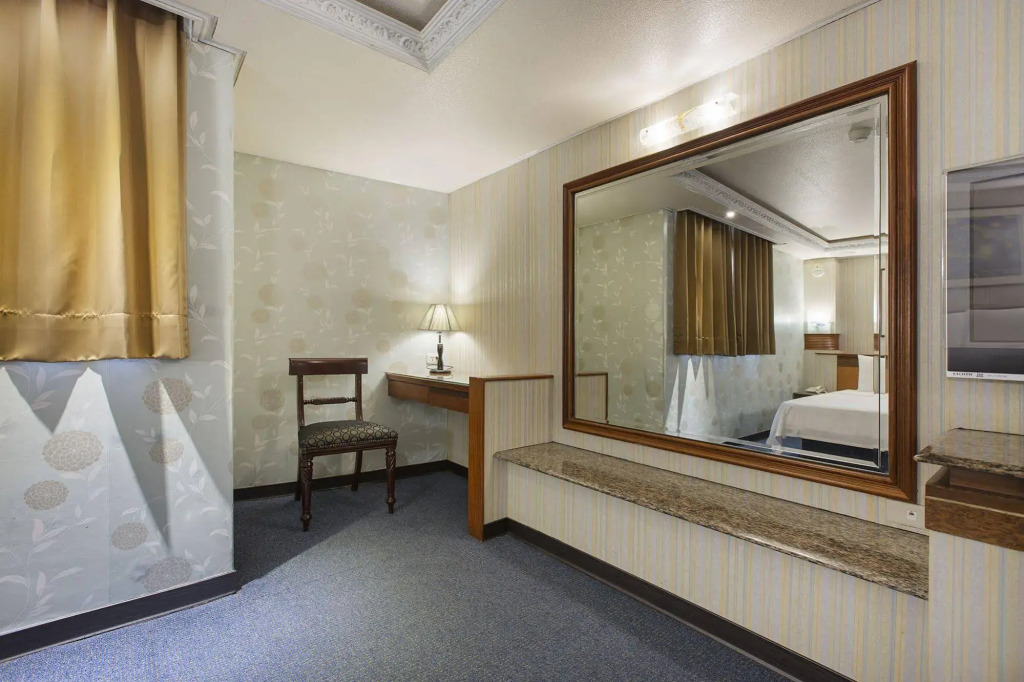 Wing Hotel