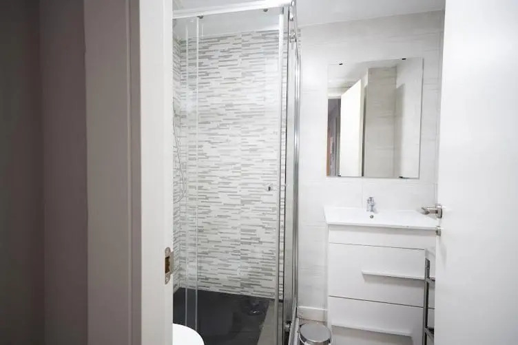 Apartamentos GO - Leopoldo Cano Center
