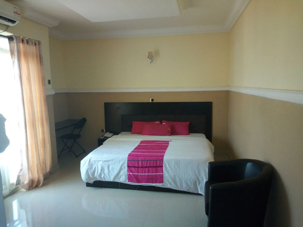Modroy Hotel and Suites