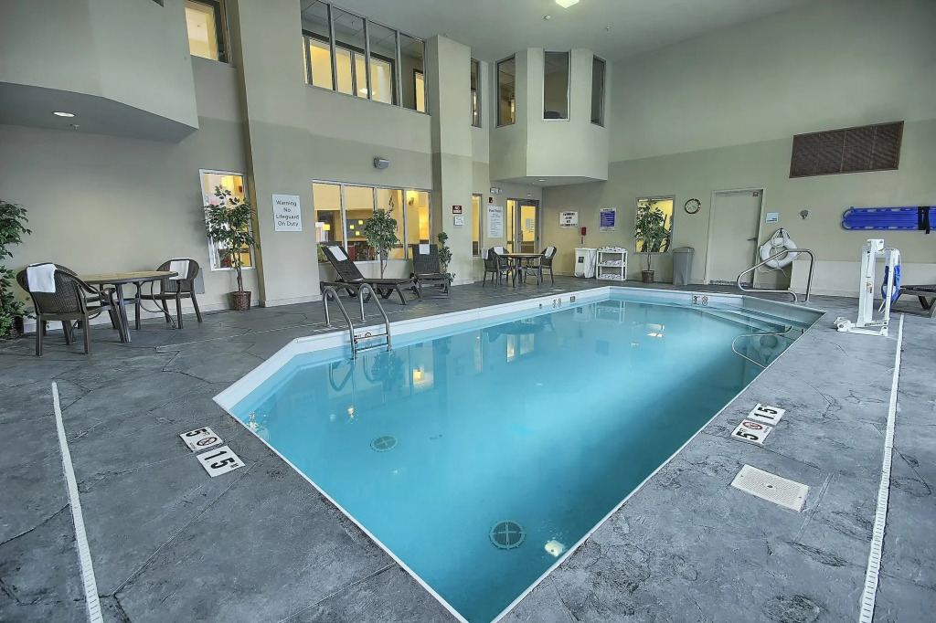 Holiday Inn Express Hotel & Suites Grove City by IHG