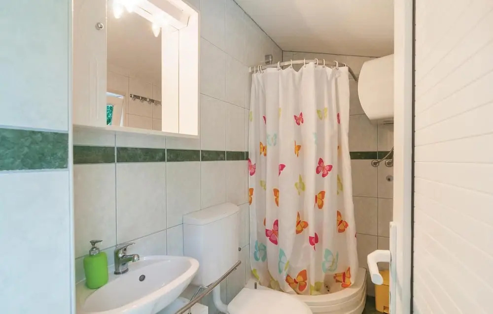 Awesome Home in Podaspilje With Wifi and 3 Bedrooms