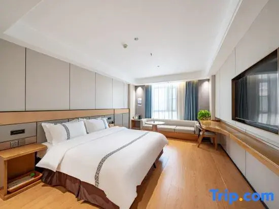 Shanghai Yiju Light Luxury Hotel