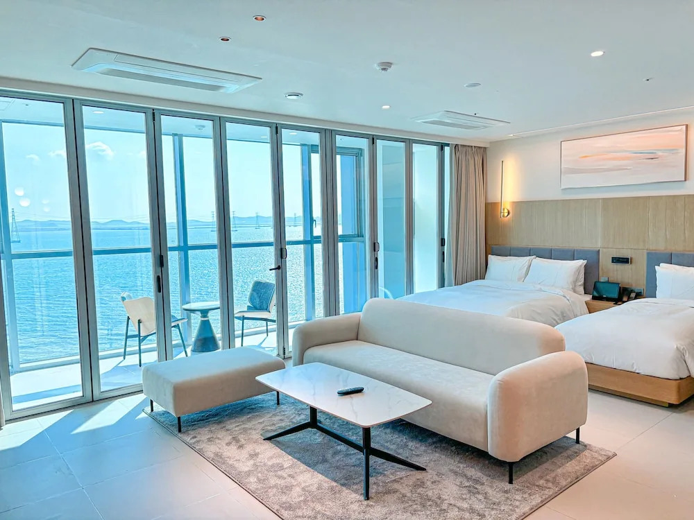WAVEM HOTEL west