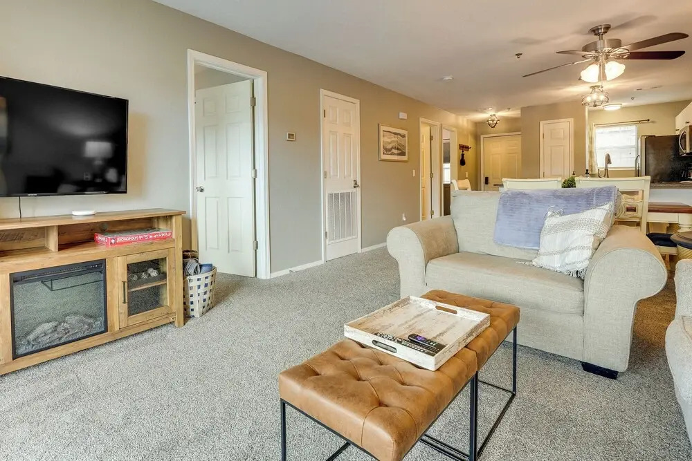 Stunning Table Rock Lake Condo Near Branson Strip!