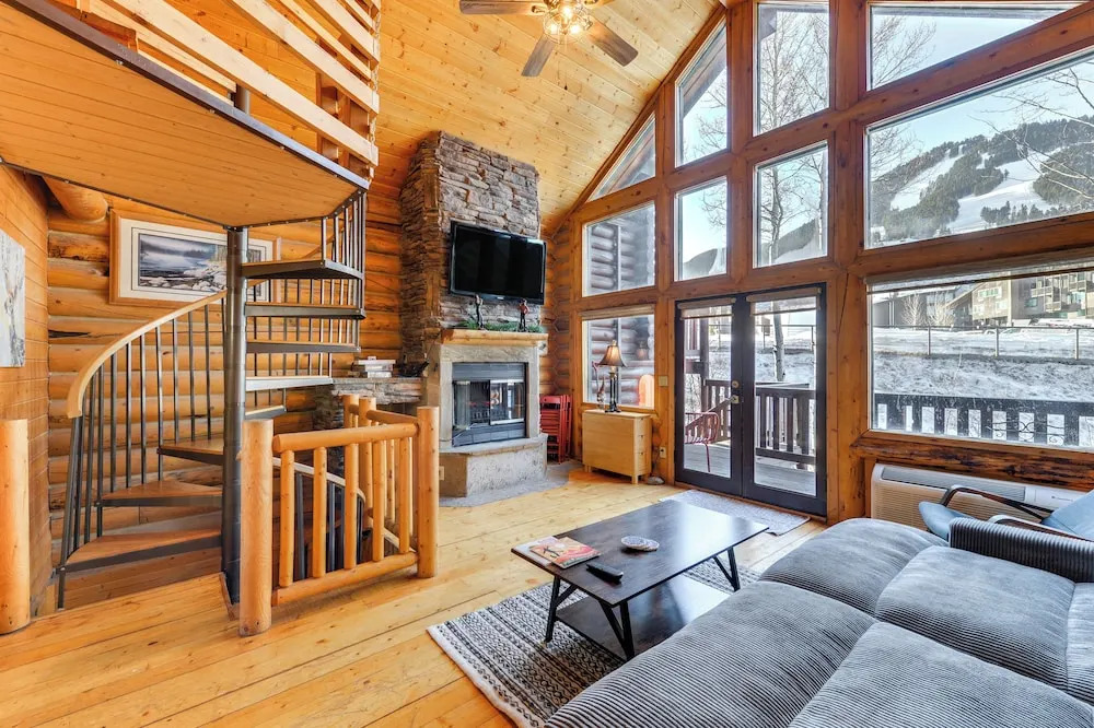 Jackson Condo w/ Fireplace < Half Mi to Snow King!