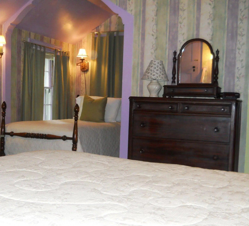 Centennial House Bed and Breakfast