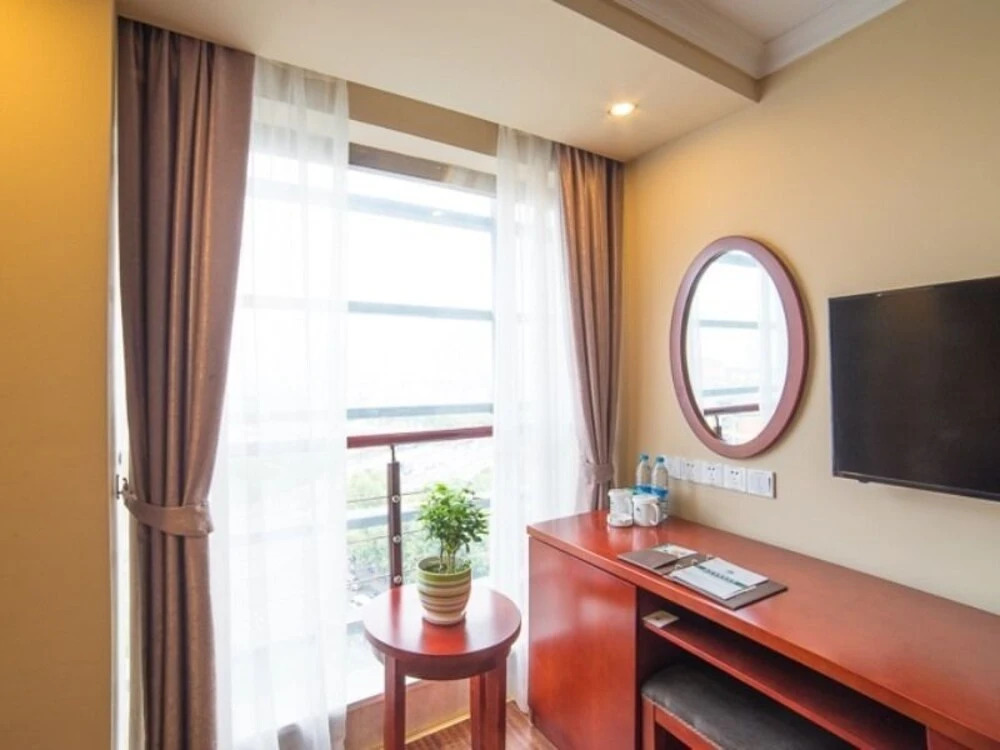 GreenTree Inn Suzhou Kunshan Paris Spring Express Hotel