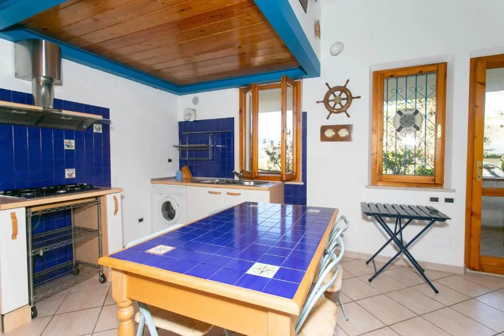 M25 - Marcelli, trilocale con terrazzo a 100 metri dal mare