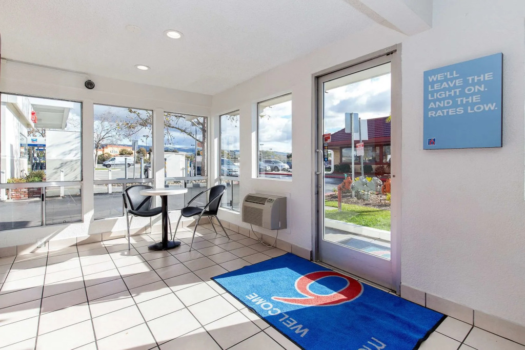 Motel 6 Hayward, CA- Silicon Valley Gateway