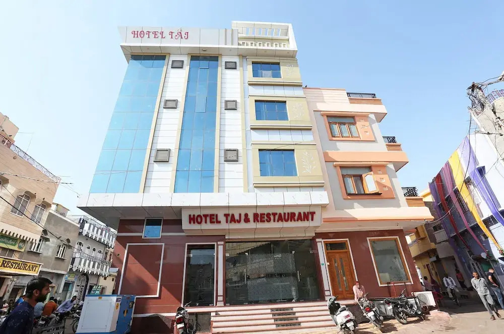 Oyo 23395 Hotel Taj & Restaurant