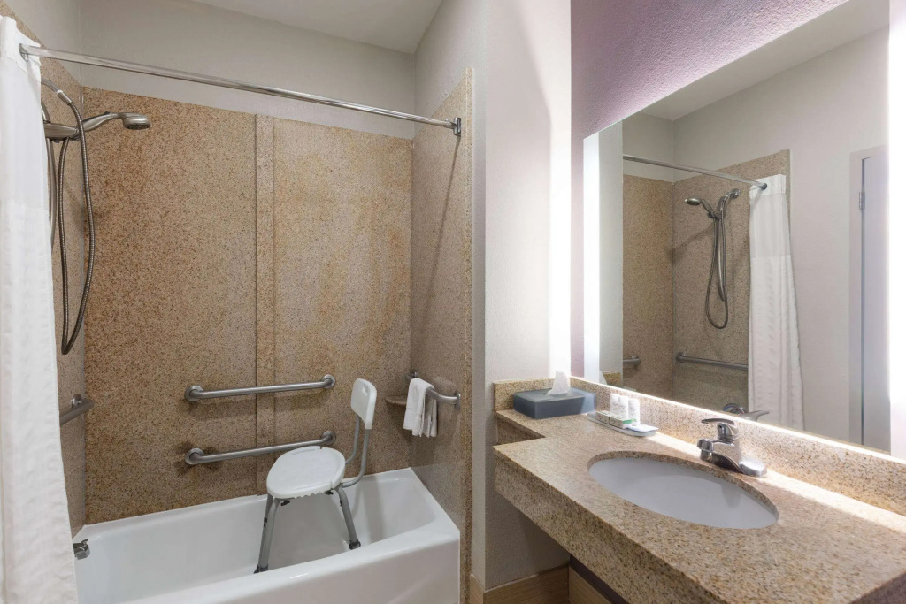 La Quinta by Wyndham Snellville - Stone Mountain