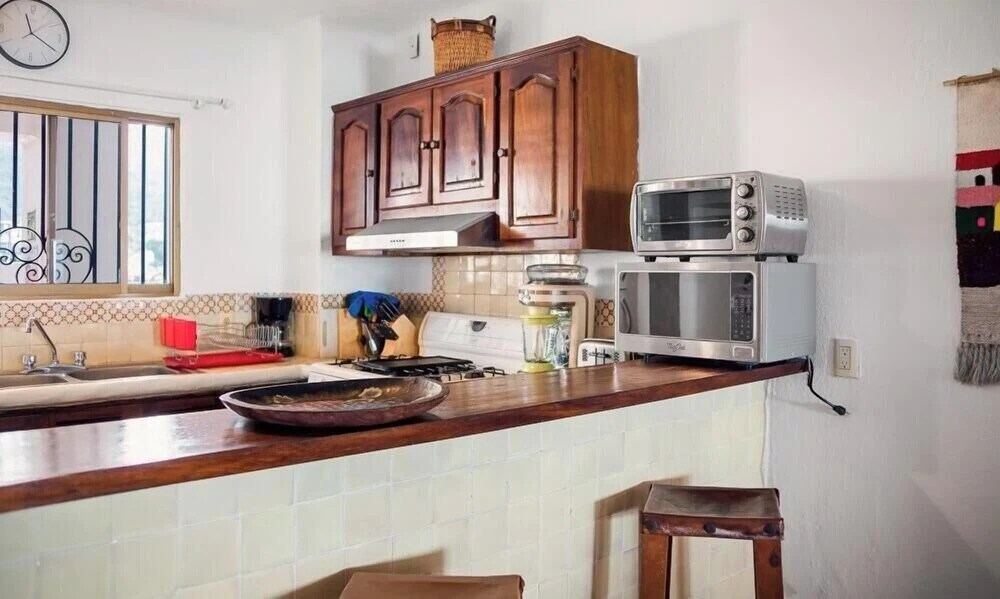 Ocean View 2Br Condo-balcony-beach-pool 710