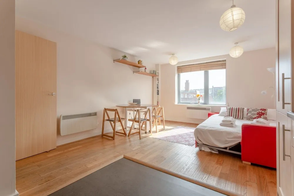 Charming 1 Bedroom Property Next to Clapham Common