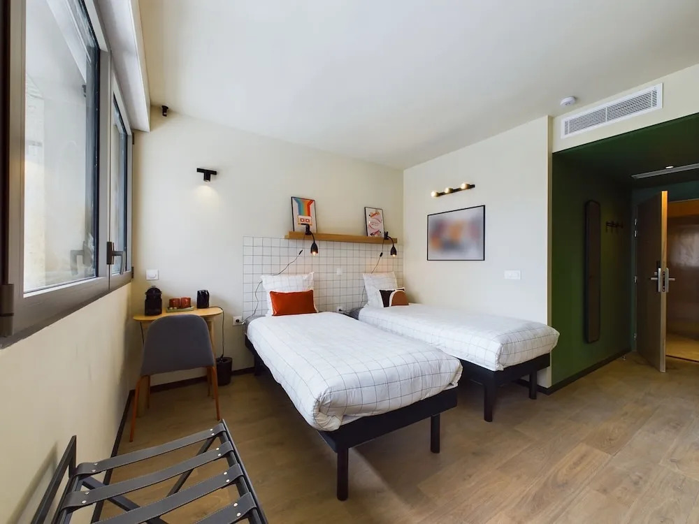 Mercure Gentilly .