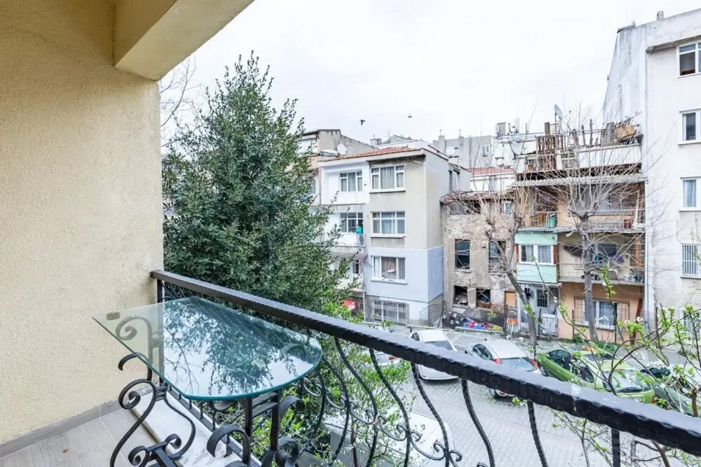 Pleasant Flat with Balcony in Moda Kadikoy