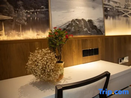Xiamen Baihaishu Hotel (Huanghua Beach, Huandao Road)