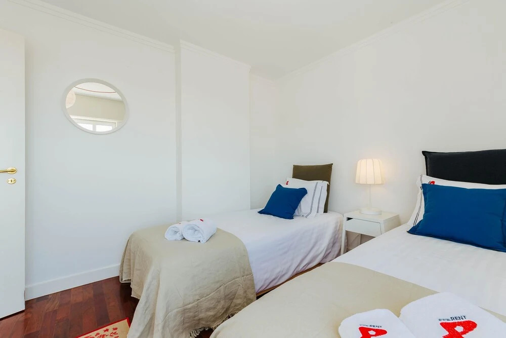 Rent4rest Lisbon Graca River View