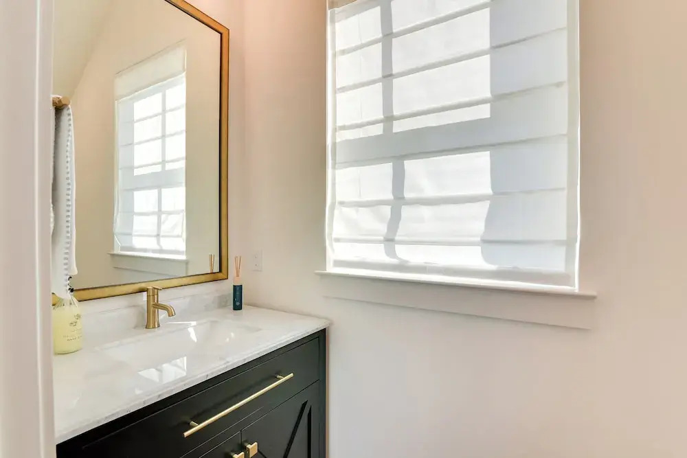 1 Mi to Ocean! Galveston Getaway w/ 2 Balconies