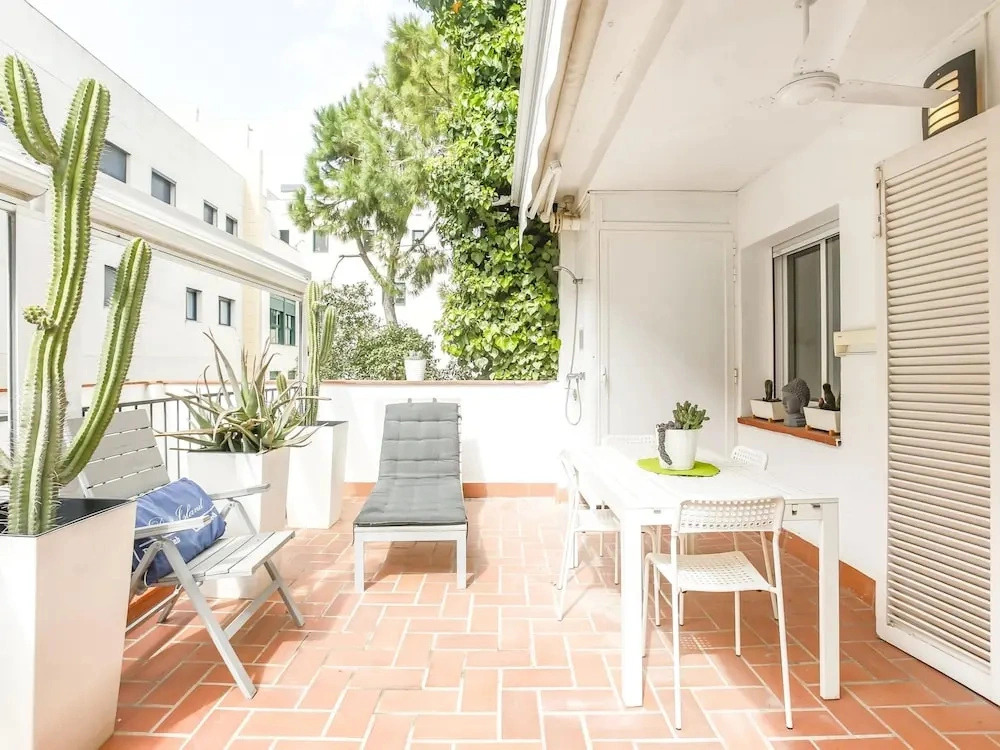 Cuban Green Terrace in Sitges