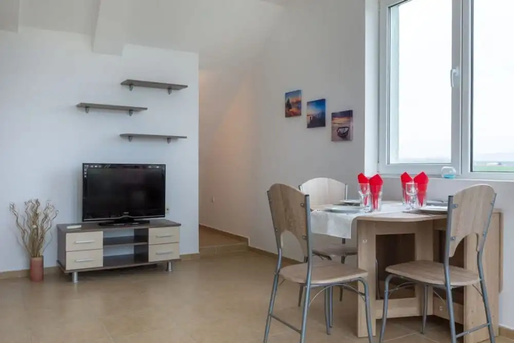 Sea View 1 Bed Apartment With Stunning Ocean Views
