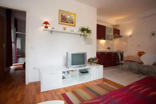 Apartments Leo