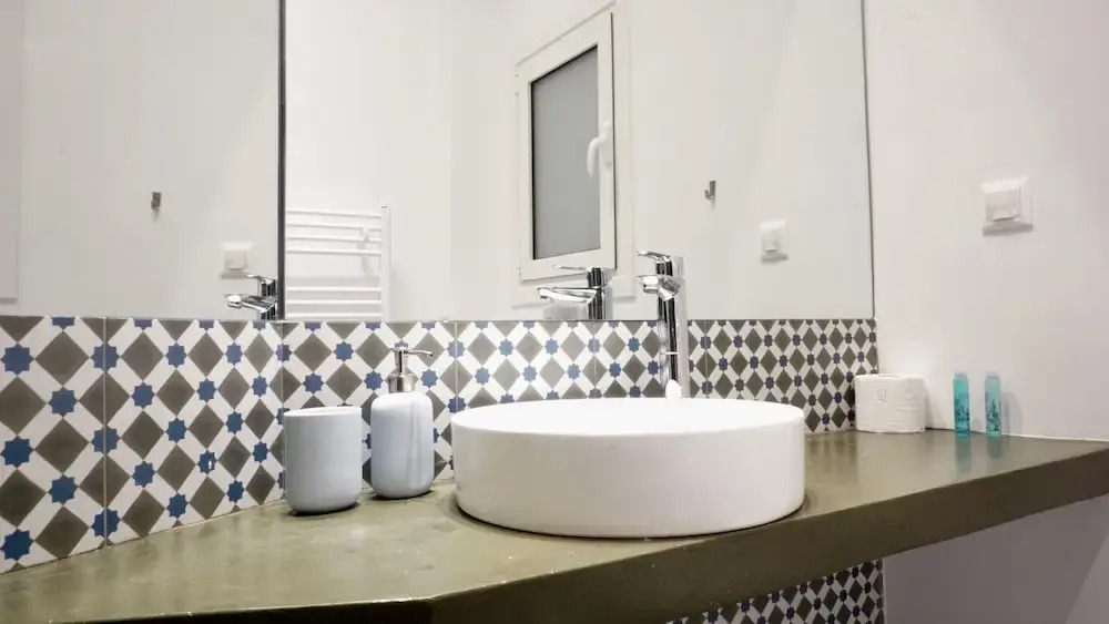 Modern Central Fully Equipped Apt