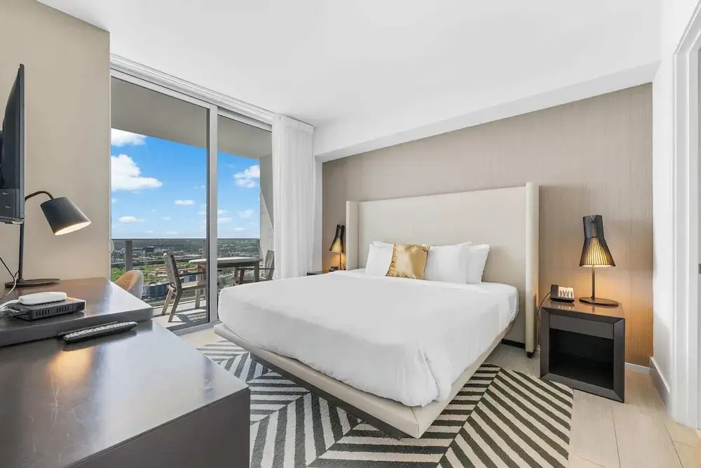 Stunning High-floor City View 1BR Hyde Beach House