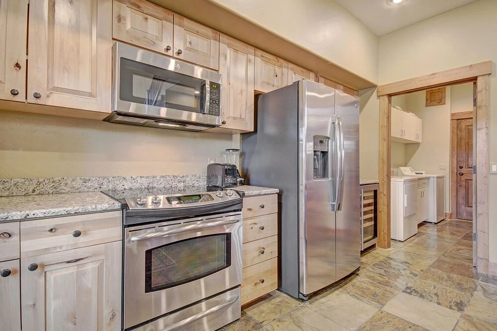 Premier 2-story Townhome Minutes From Winter Activities 3 Bedroom Townhouse by RedAwning