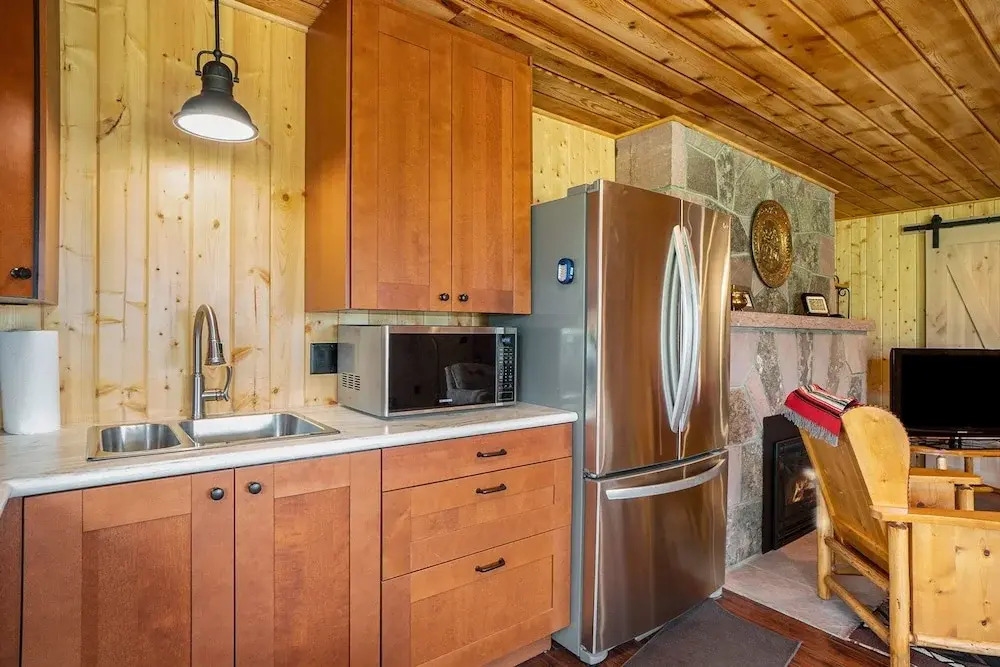 Frontier Mountain Retreat - Monthly Long-term Vacation Rental 30+ Days Minimum -- Estes Park 1 Bedroom Apts by RedAwning