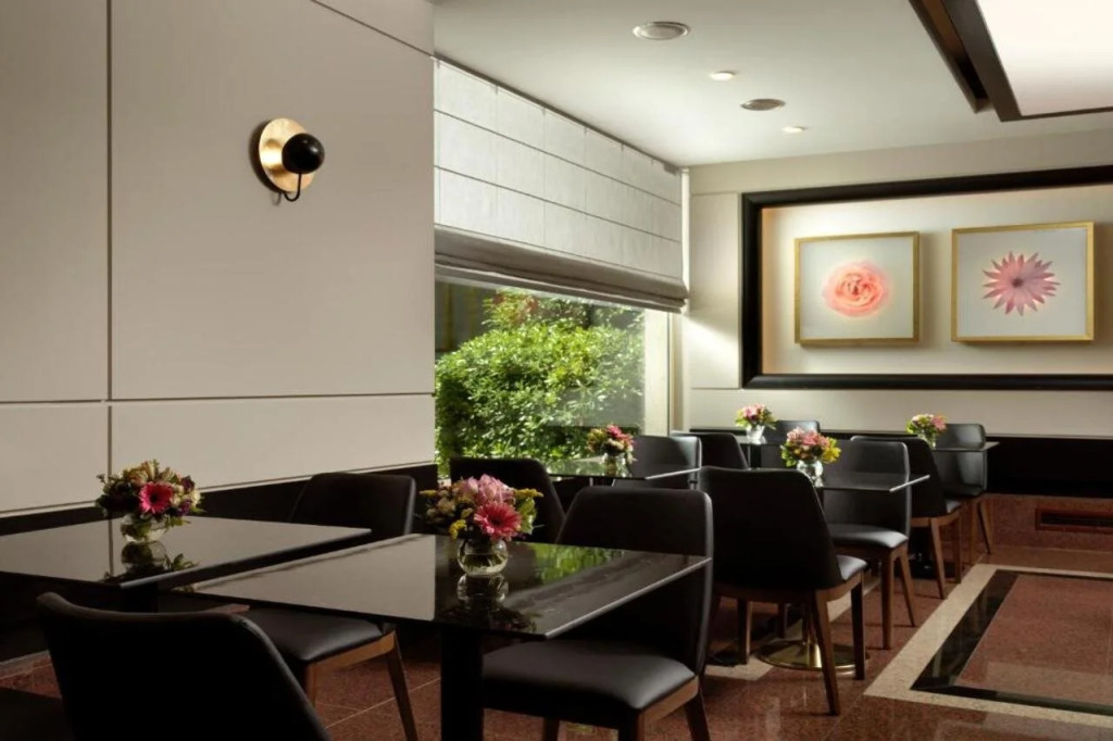 Holiday Suites