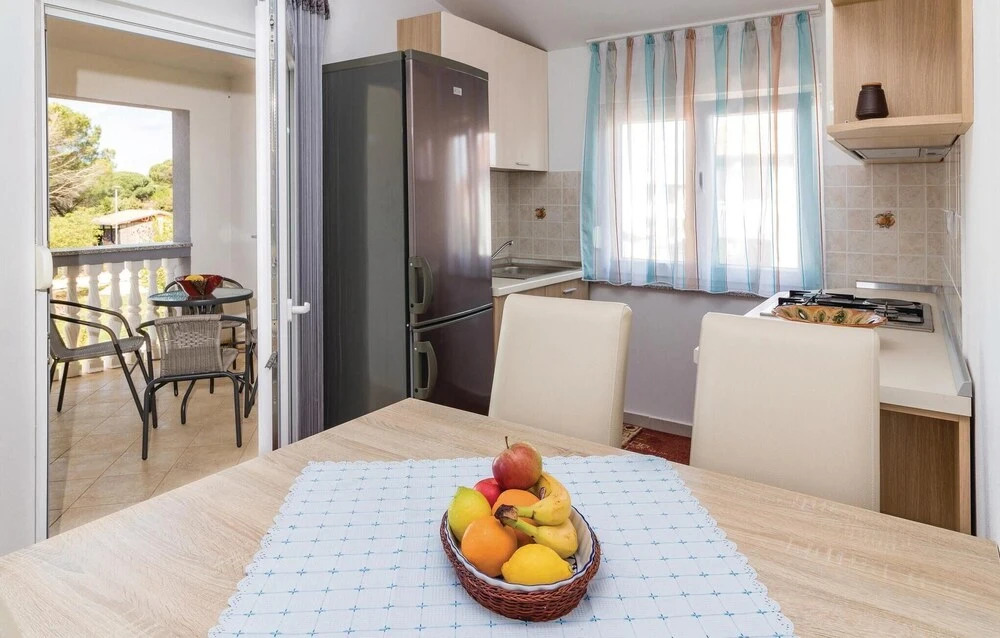 Beautiful Apartment In Valbandon